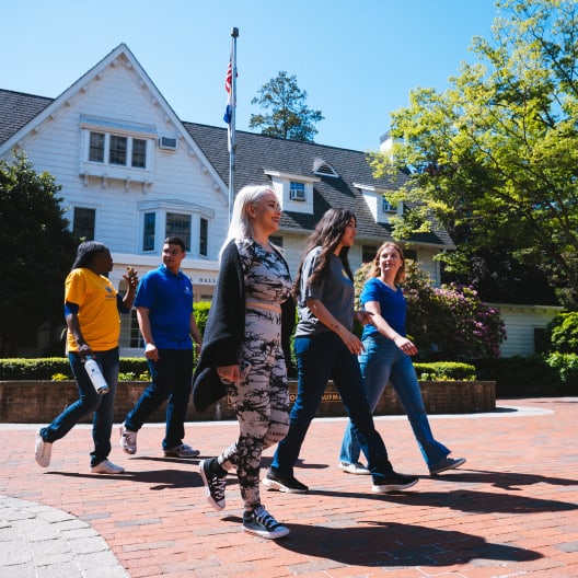 Prospective students on a campus tour